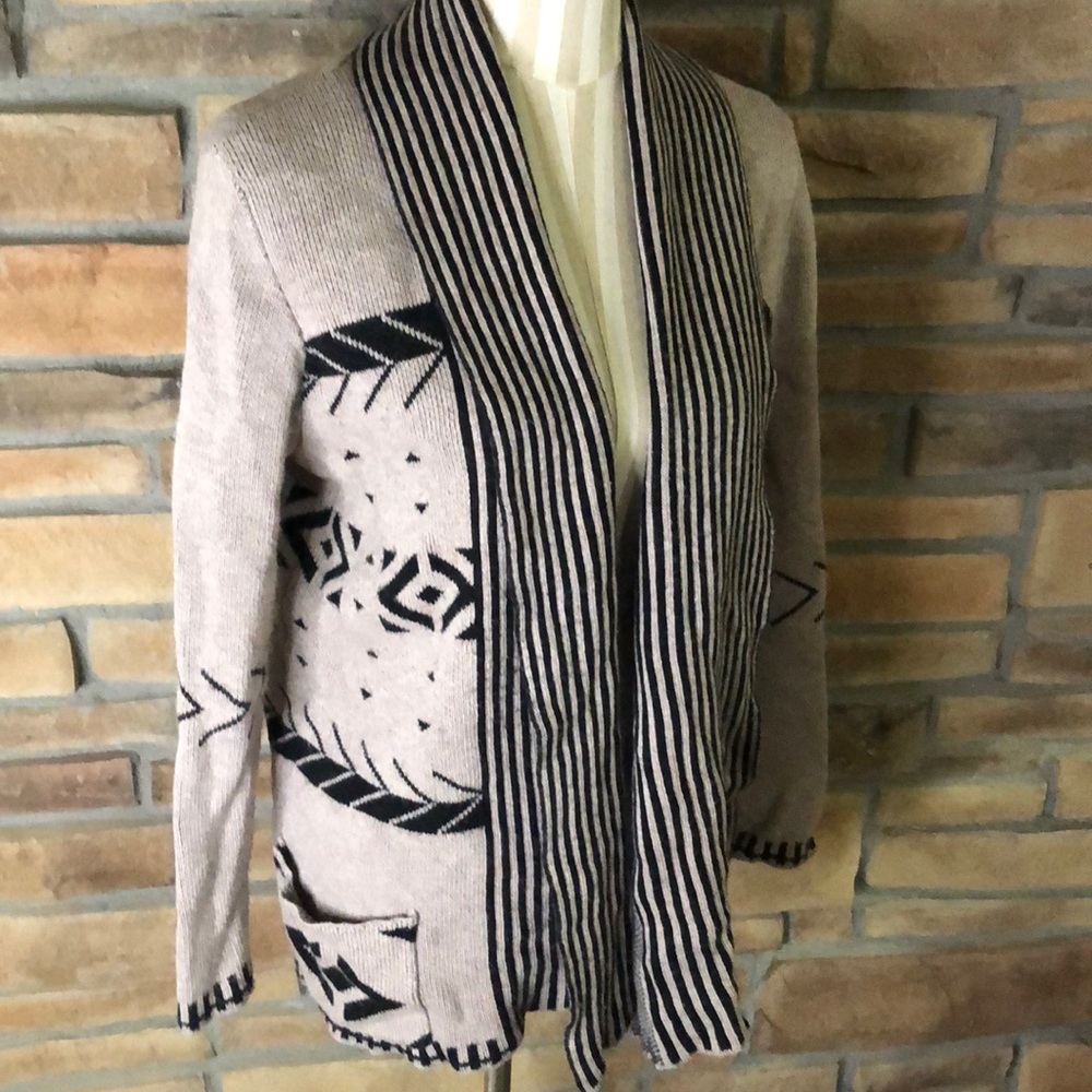 Aztec Cardigan - Picture 3 of 5